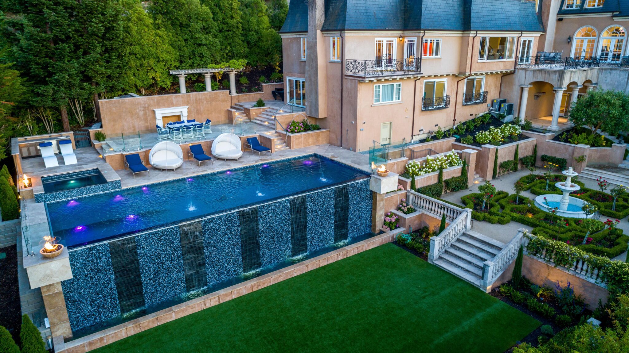 Drummond & sons Pools - infinity pool